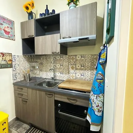 La Trinacria Mare Apartment